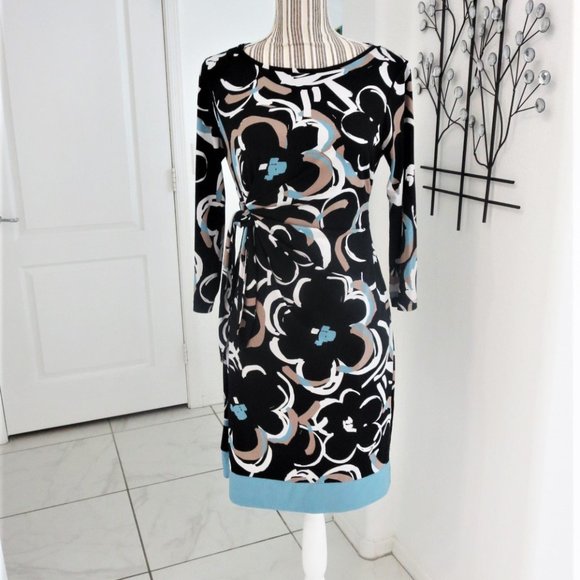 Donna Morgan Dresses & Skirts - Donna Morgan Stretch Modern Floral Ruched Dress